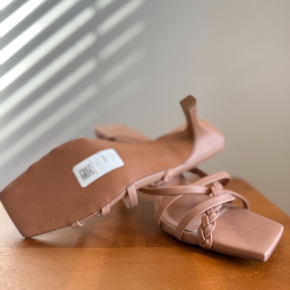 NWOT ASOS Design Hottie Mid-Heeled Mules Size 9 in Camel - Picture 2 of 4